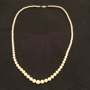 Vintage 1960s Faux Pearl Necklace